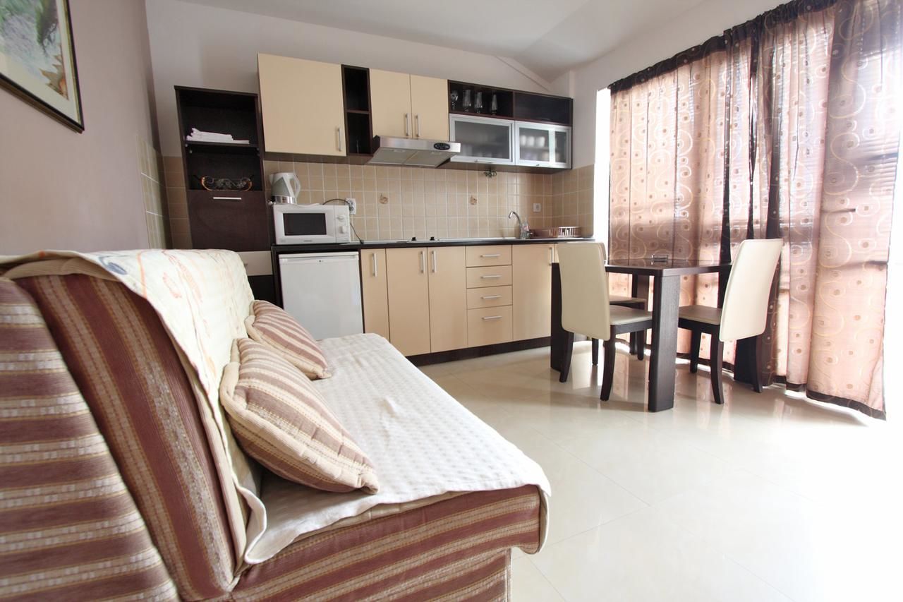 Проживание в семье Apartmani Irena Петровац-23