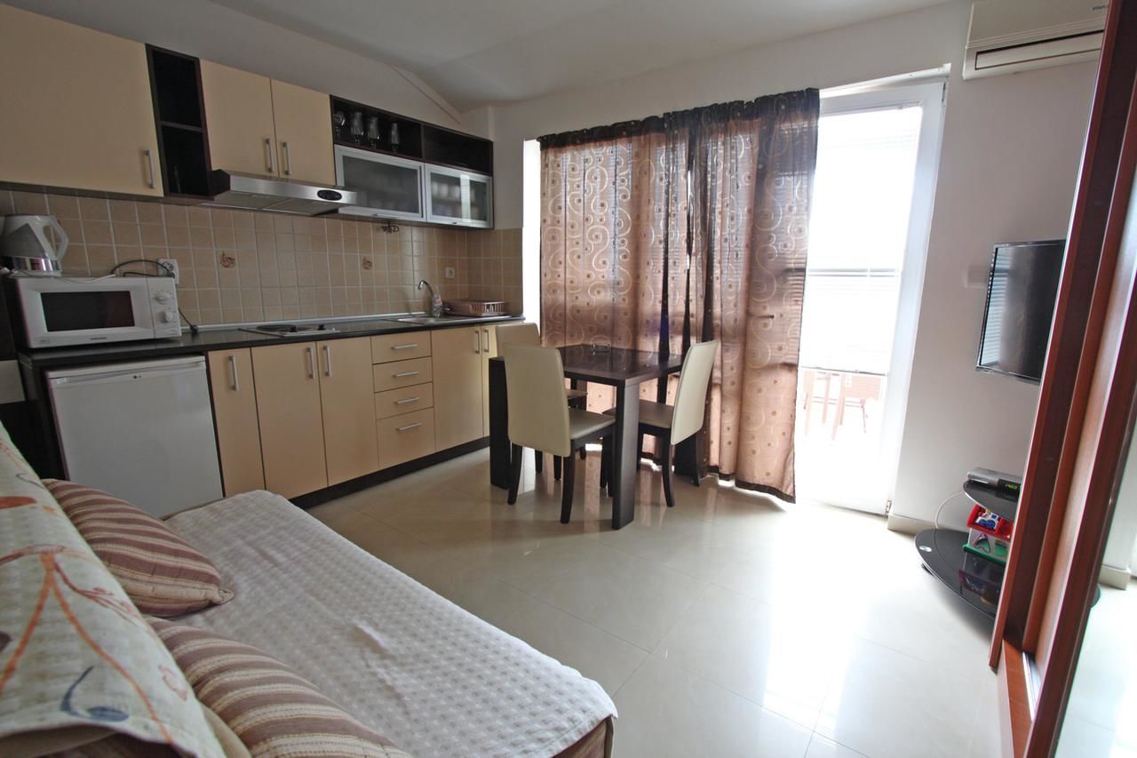 Проживание в семье Apartmani Irena Петровац-24